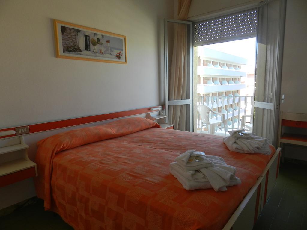 Hotel Michelangelo Беллария-Иджеа-Марина Номер фото
