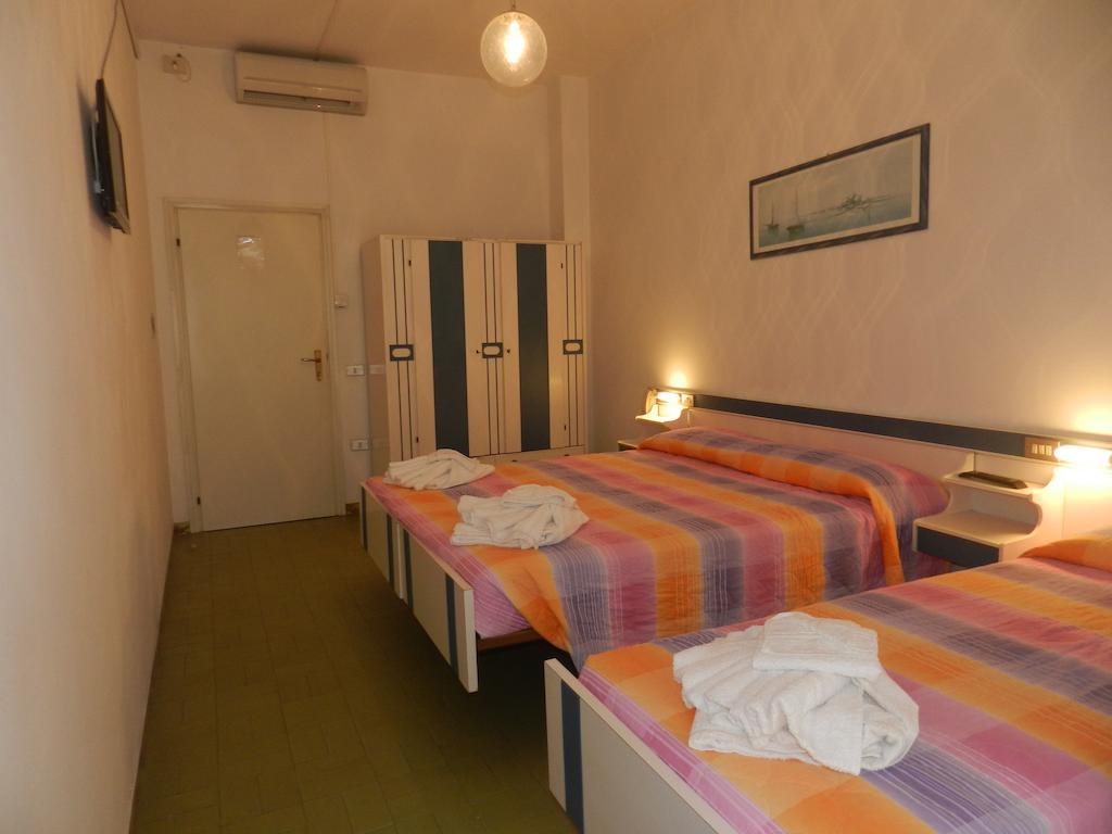 Hotel Michelangelo Беллария-Иджеа-Марина Номер фото