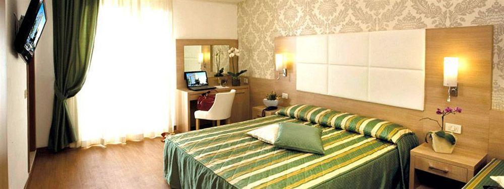 Hotel Michelangelo Беллария-Иджеа-Марина Экстерьер фото